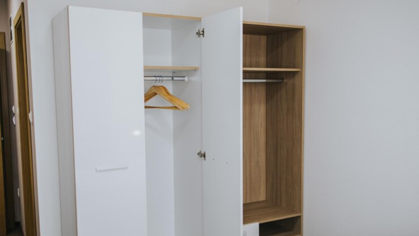 How To Select The Best Fitted Wardrobes For Your Space